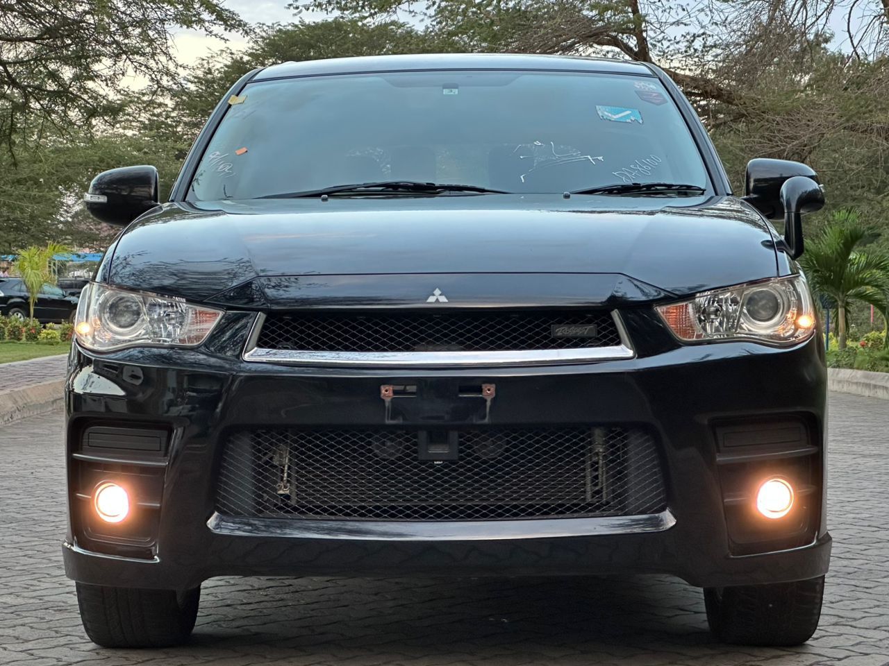 OUTLANDER ROADEST